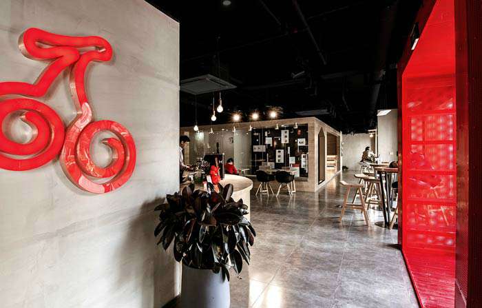 舒適簡潔的咖啡店裝修設(shè)計效果圖