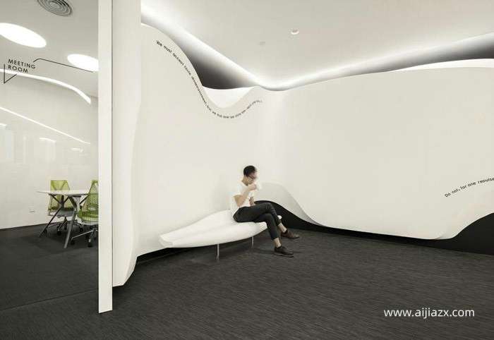 580平米電子科技公司辦公室設(shè)計效果圖